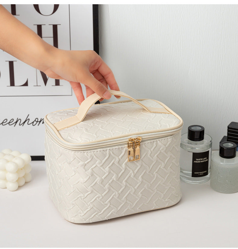 Travel Makeup Bag – Multifunctional, Stain-Resistant, Handheld Organizer