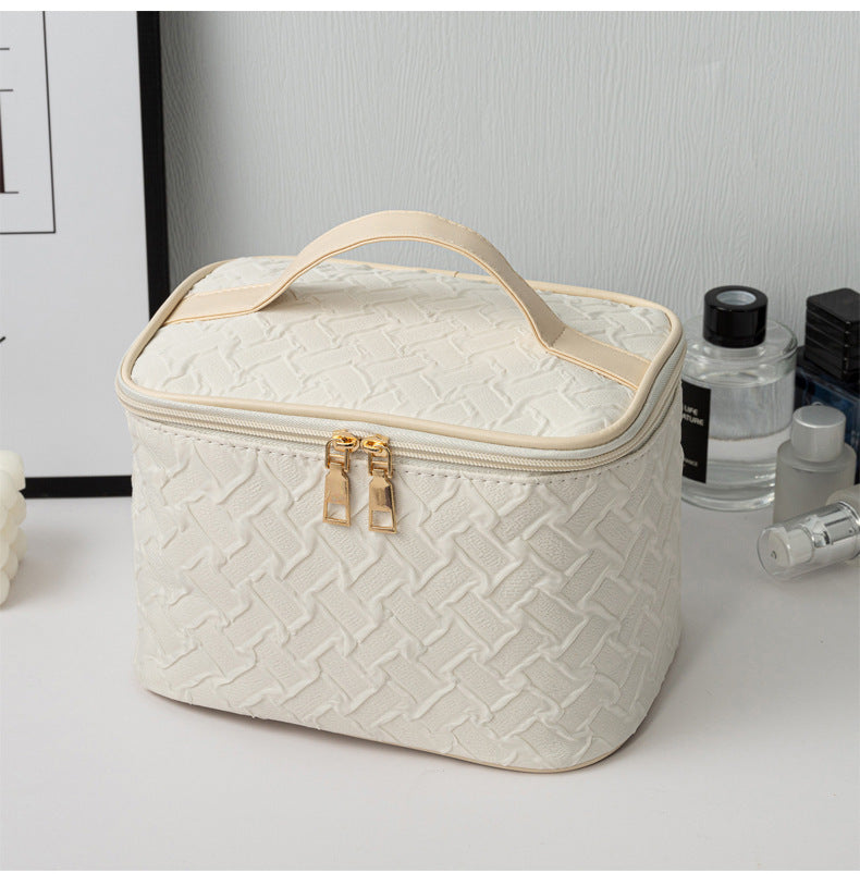 Travel Makeup Bag – Multifunctional, Stain-Resistant, Handheld Organizer