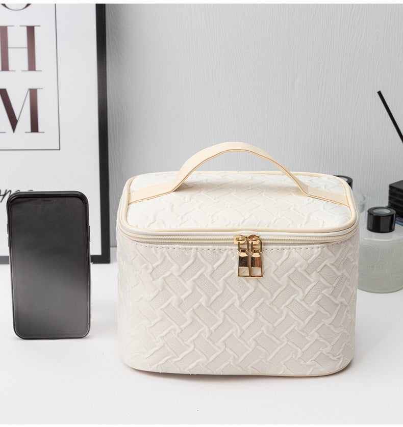 Travel Makeup Bag – Multifunctional, Stain-Resistant, Handheld Organizer
